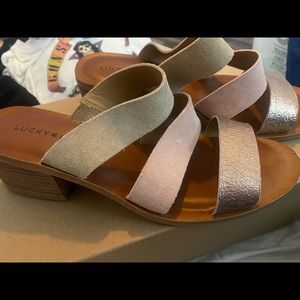 Lucky Brand  cute sandals
